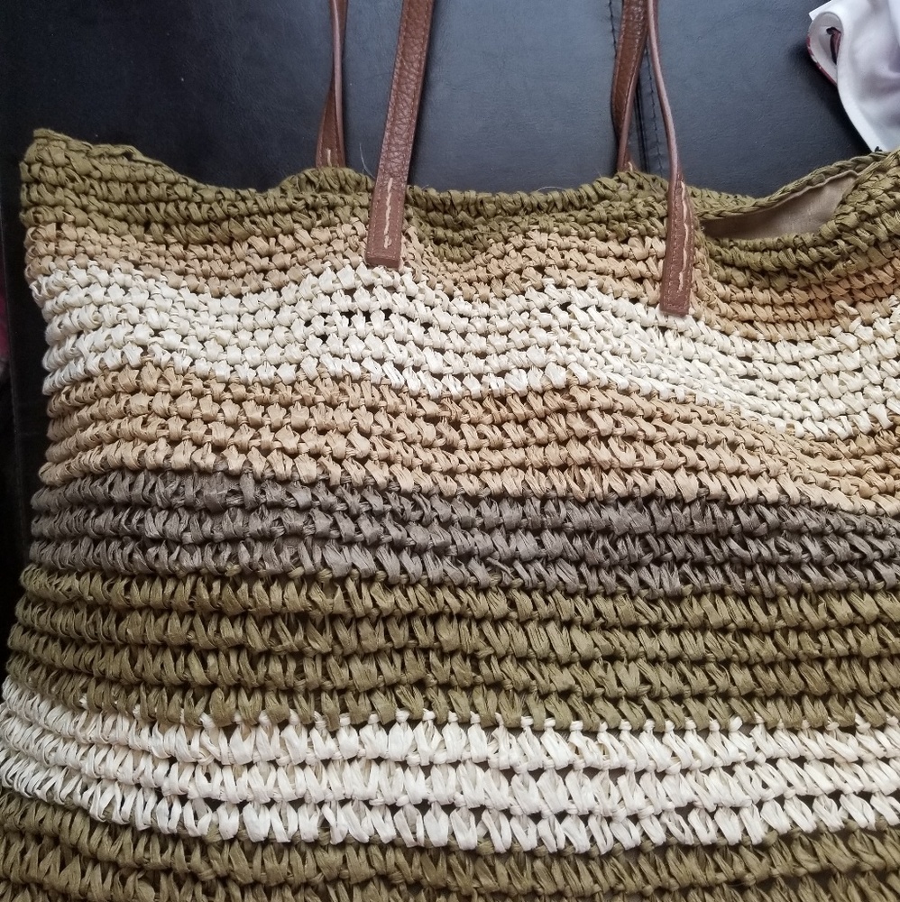 Old Navy straw bag